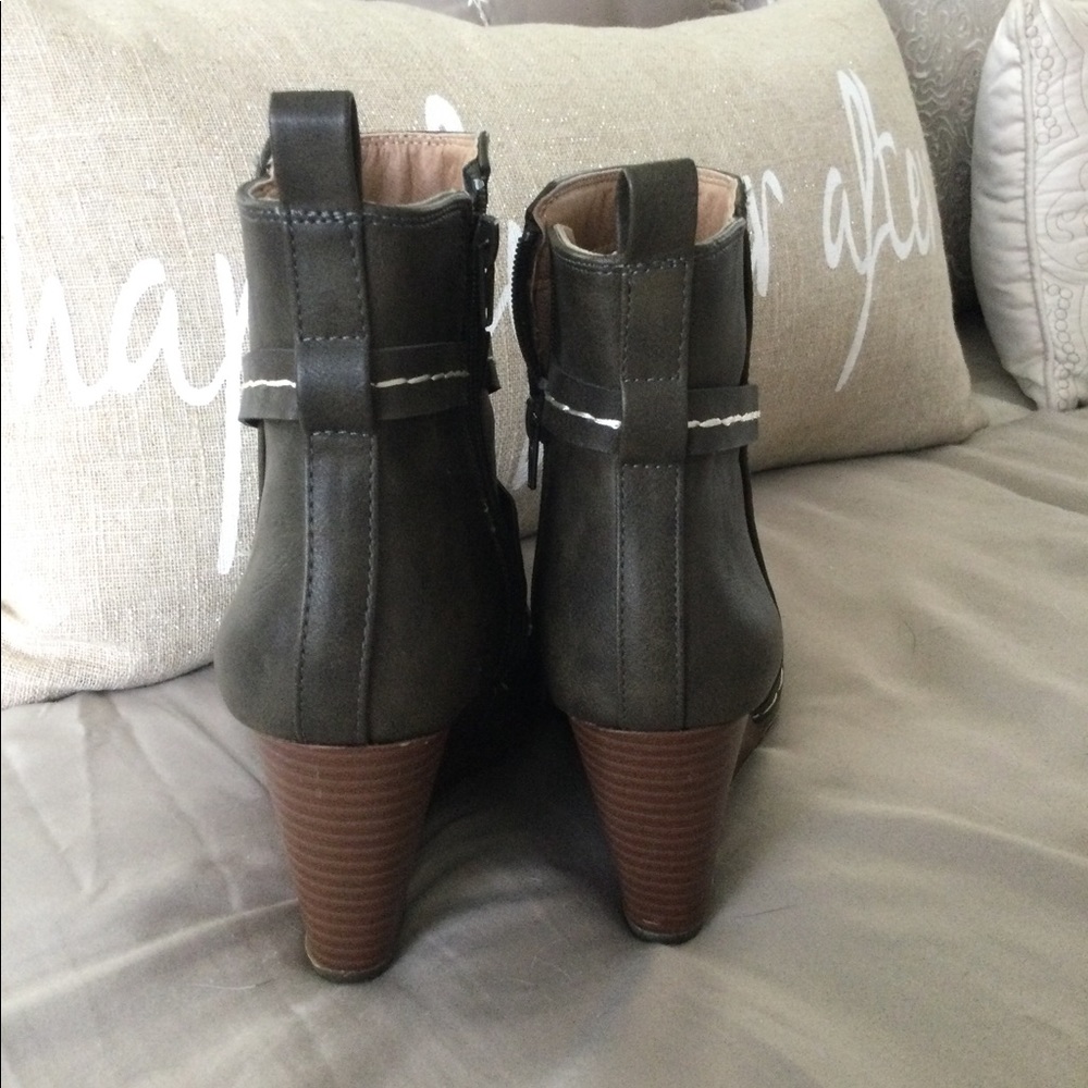 Booties - Picture 3 of 4